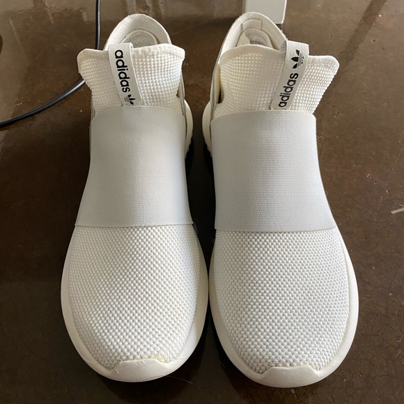 womens size 7.5 in men's adidas